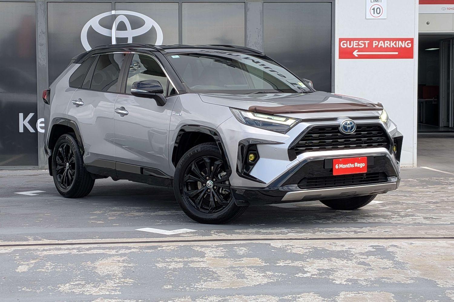 2022 Toyota RAV4 XSE (2WD) in Two Tone Silver