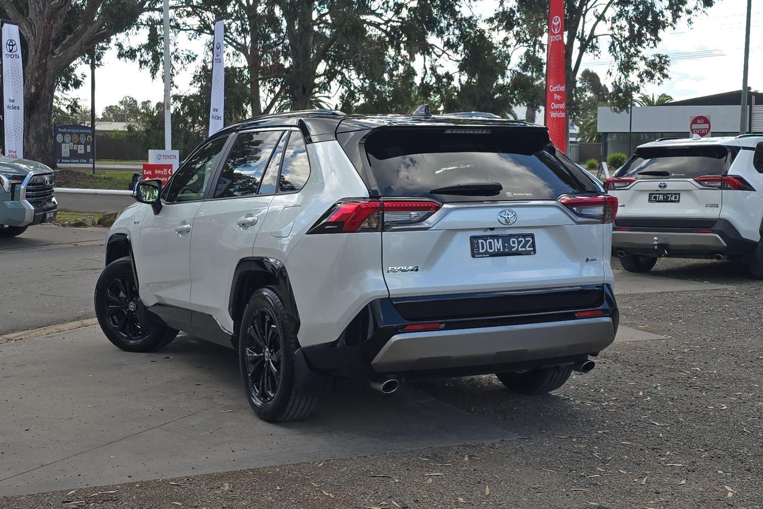 2025 Toyota RAV4 XSE (2WD) in Two Tone White