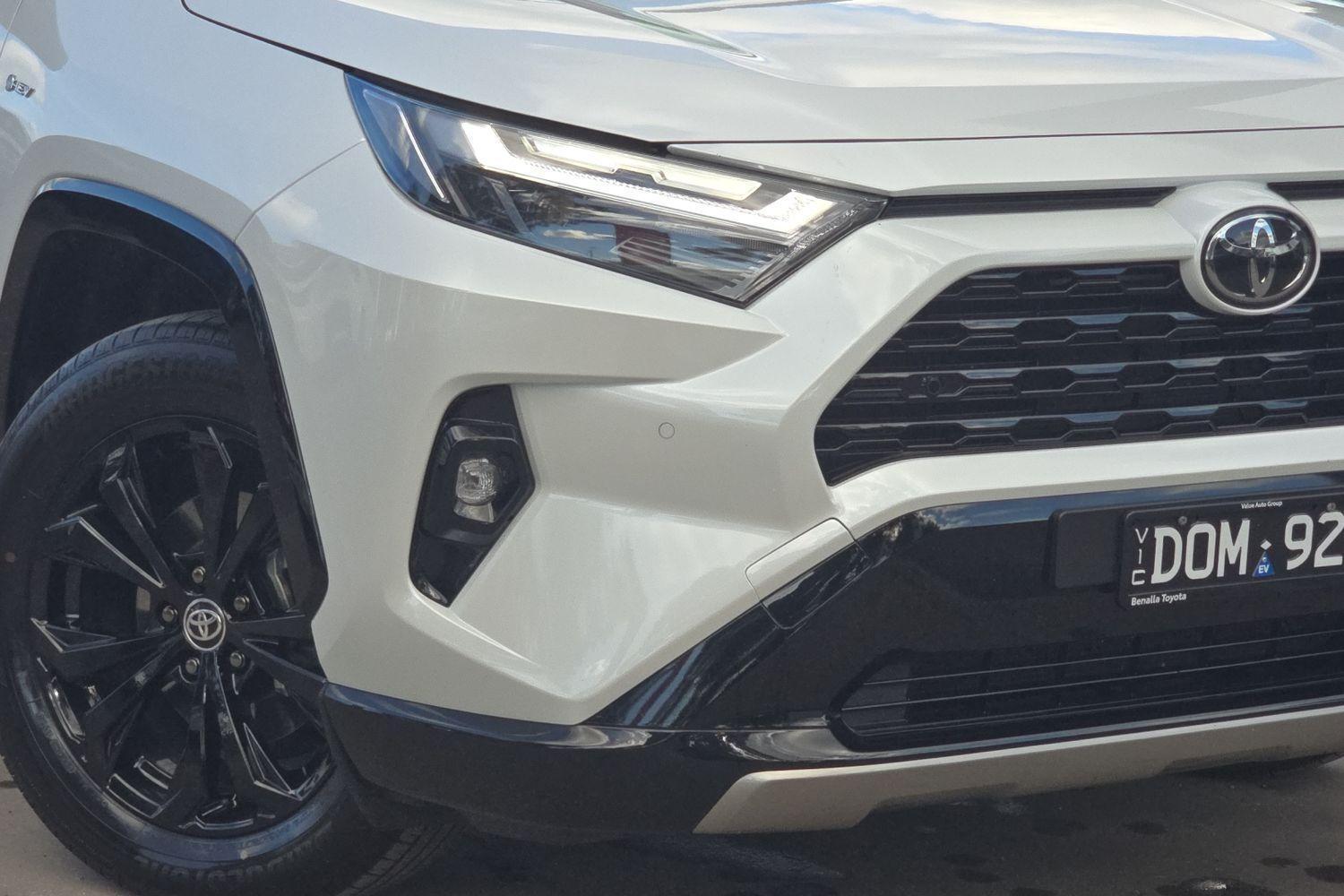 2025 Toyota RAV4 XSE (2WD) in Two Tone White