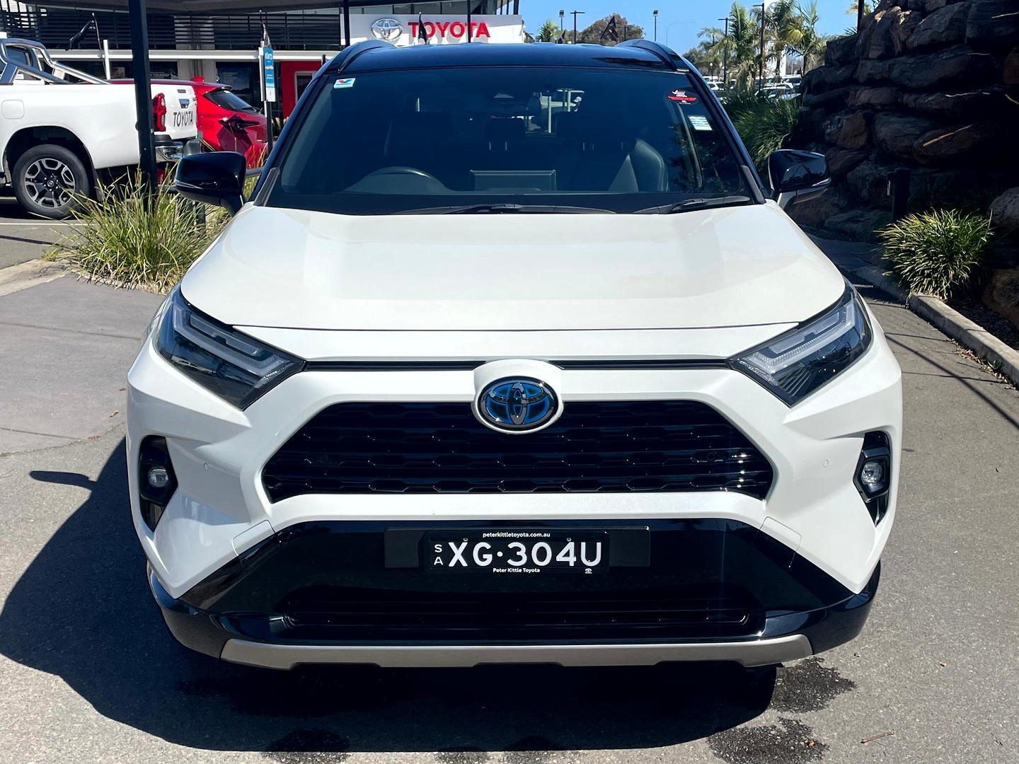 2022 Toyota RAV4 XSE (2WD) in Two Tone White