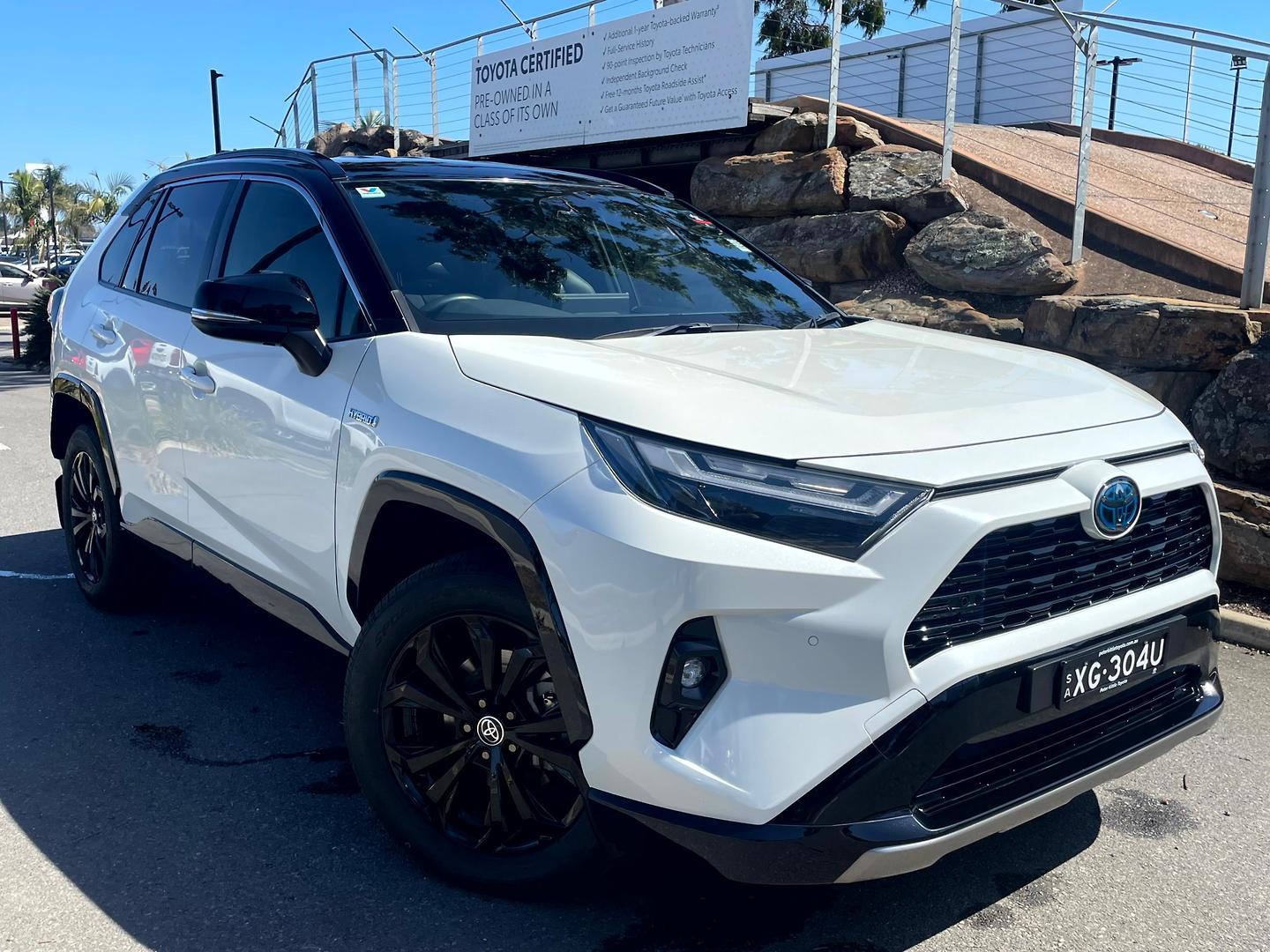 2022 Toyota RAV4 XSE (2WD) in Two Tone White