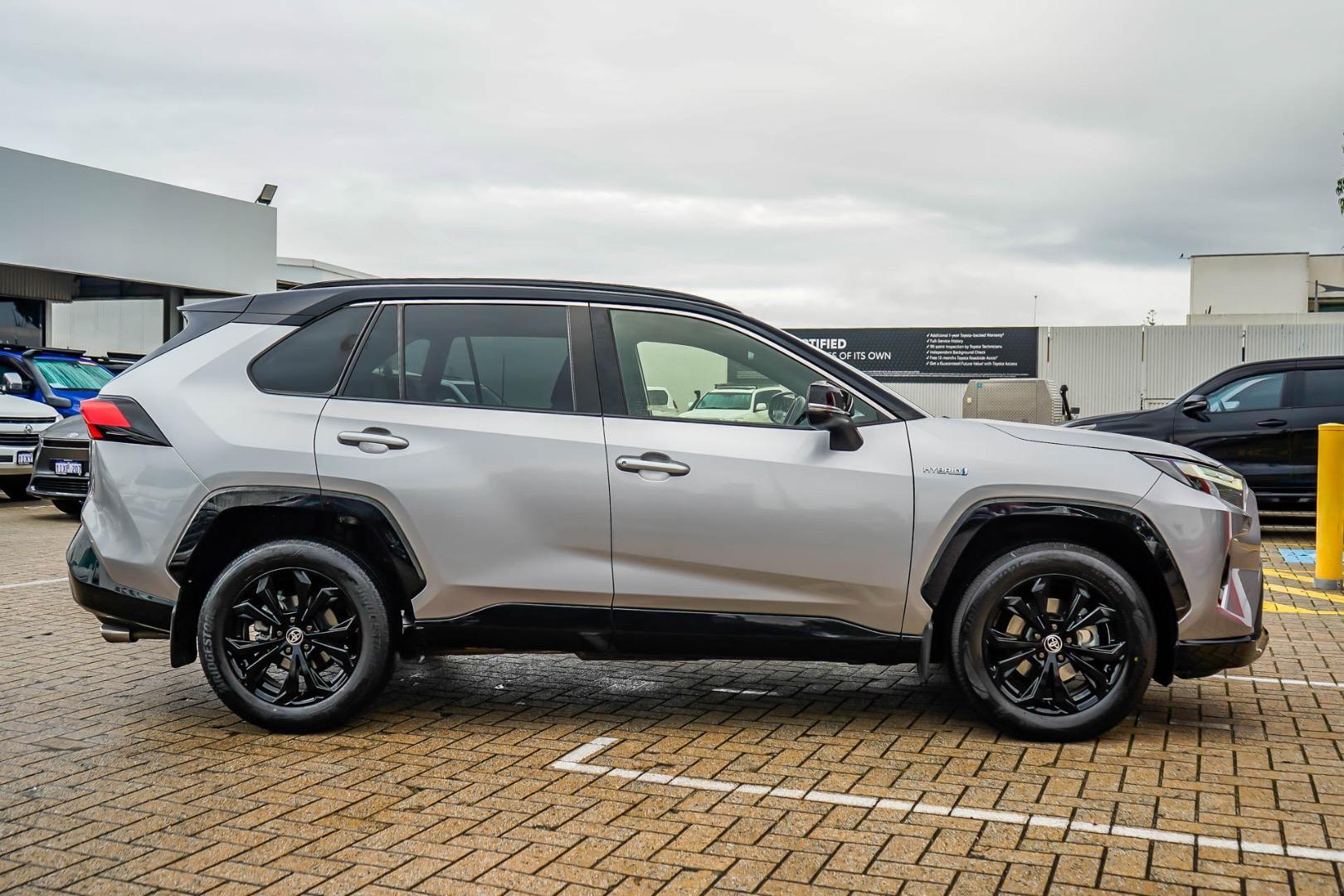 2023 Toyota RAV4 XSE in Silver