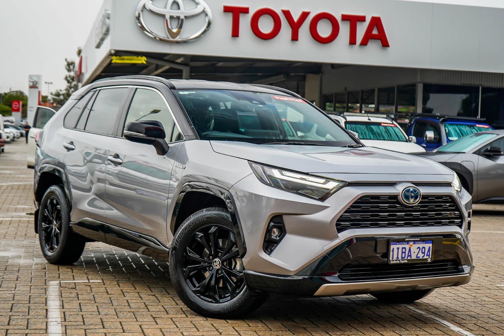 2023 Toyota RAV4 XSE in Silver