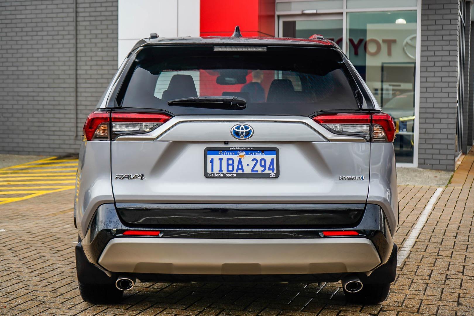 2023 Toyota RAV4 XSE in Silver