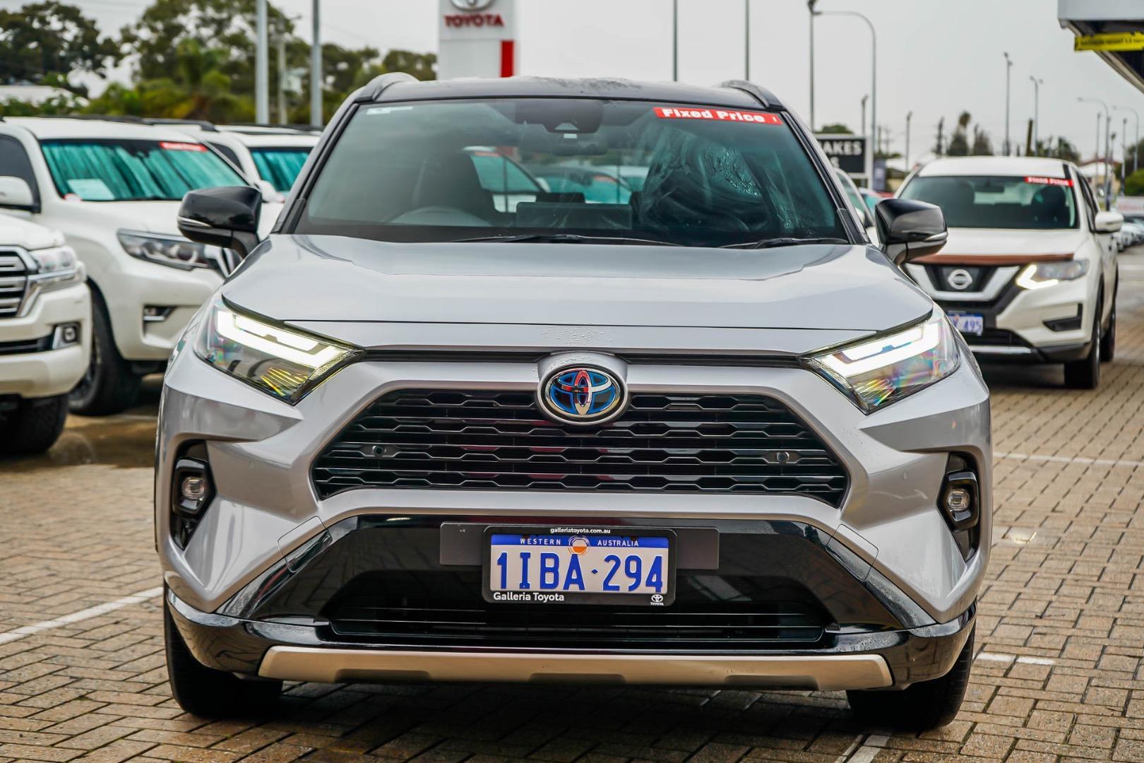 2023 Toyota RAV4 XSE in Silver