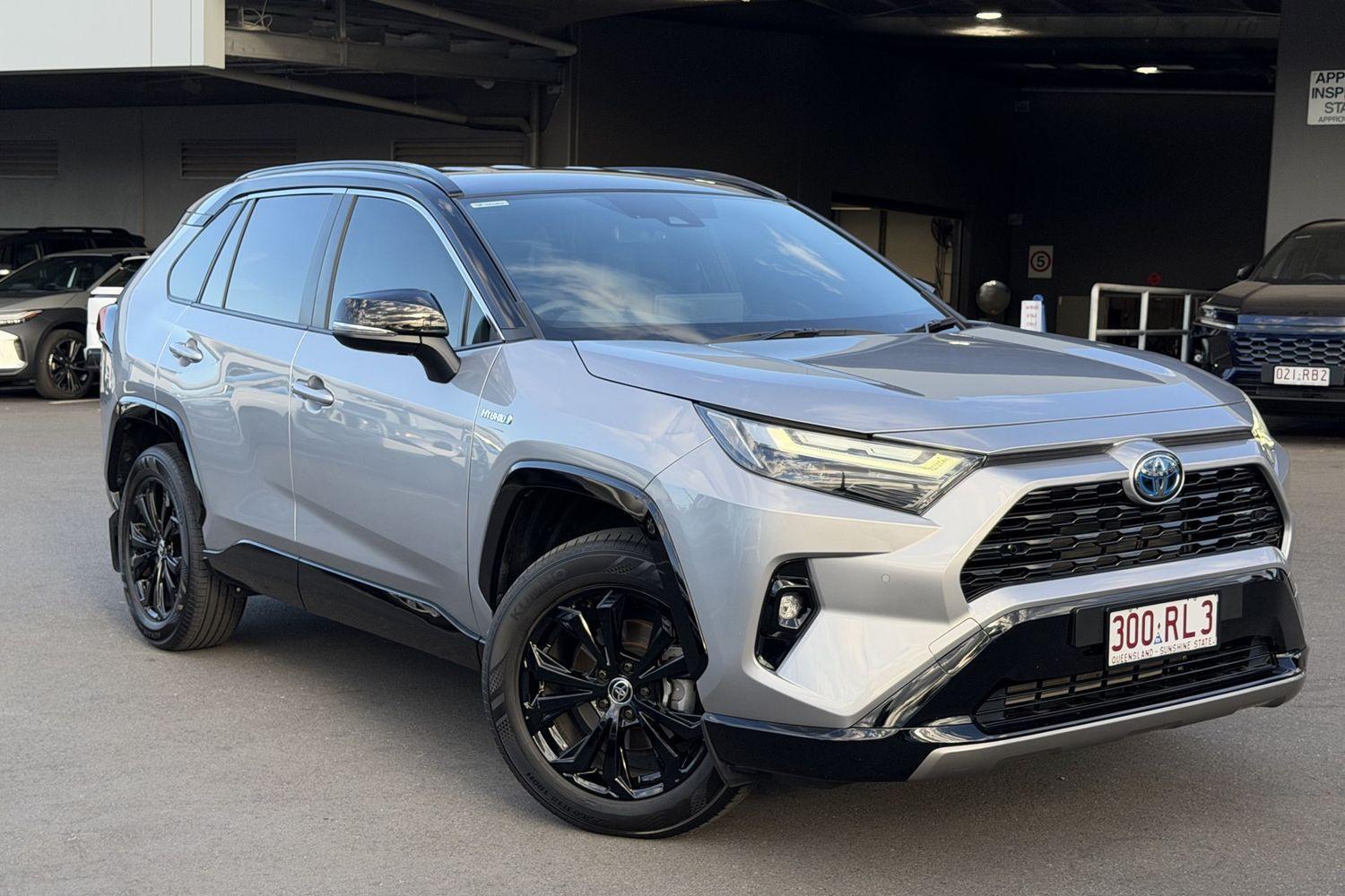 2023 Toyota RAV4 XSE (2WD) in Two Tone Silver