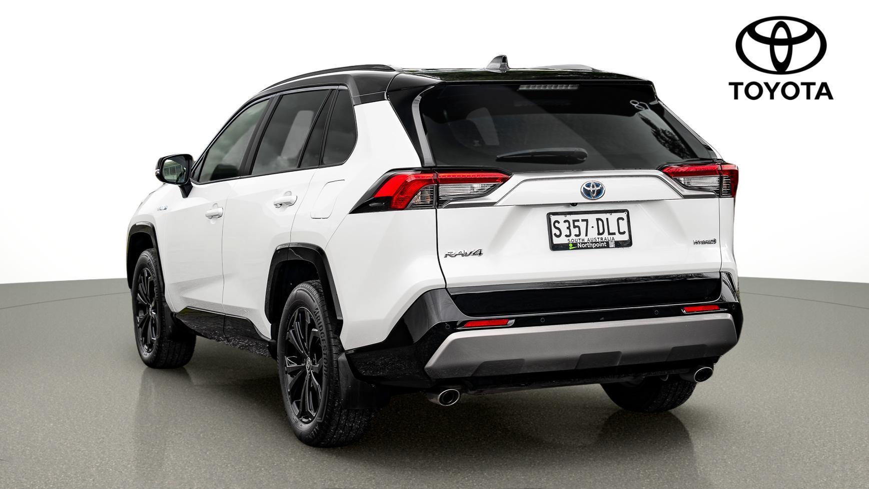 2024 Toyota RAV4 XSE (2WD) in Two Tone White