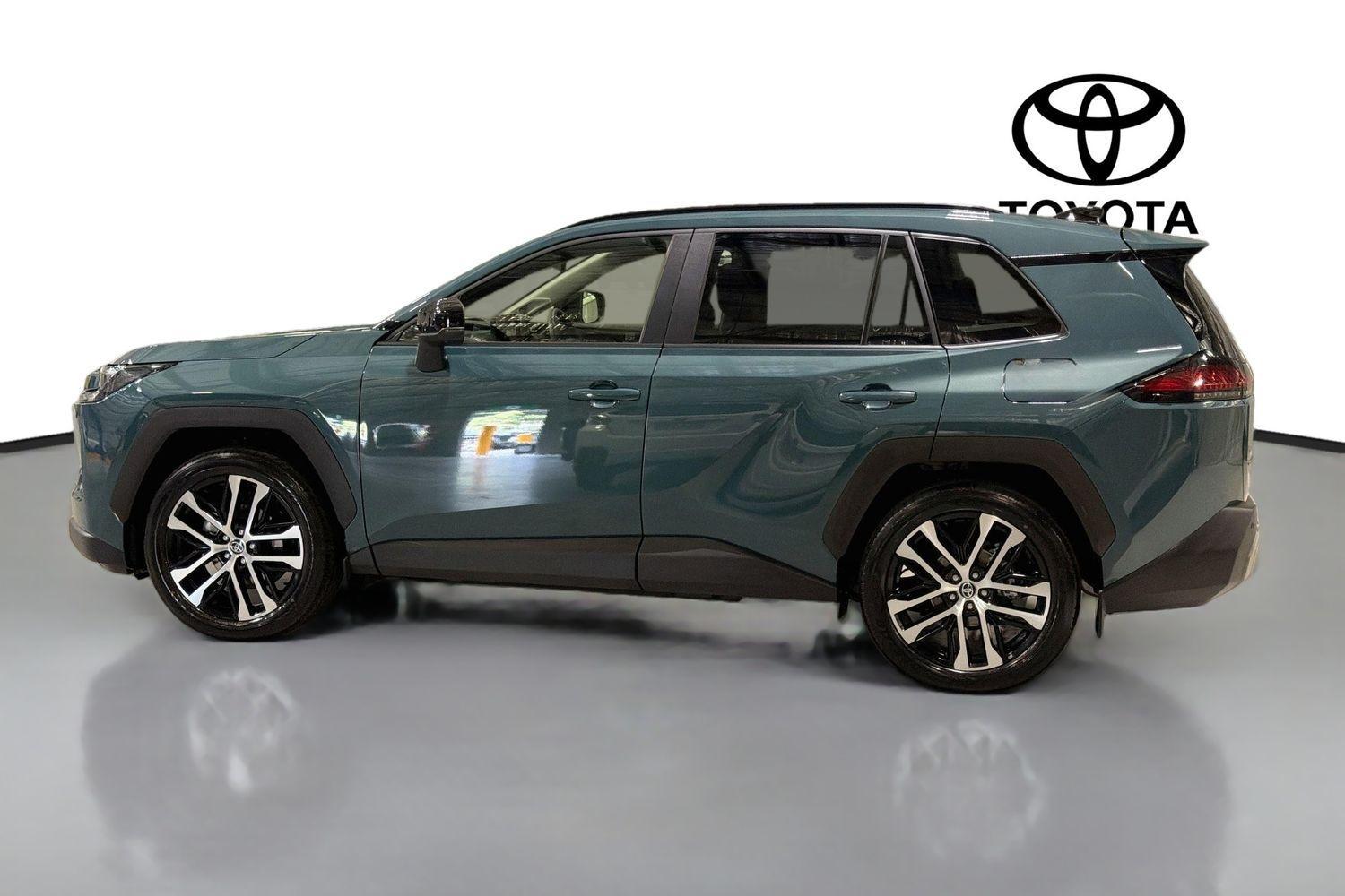 2026 Toyota RAV4 Cruiser 2WD in Green