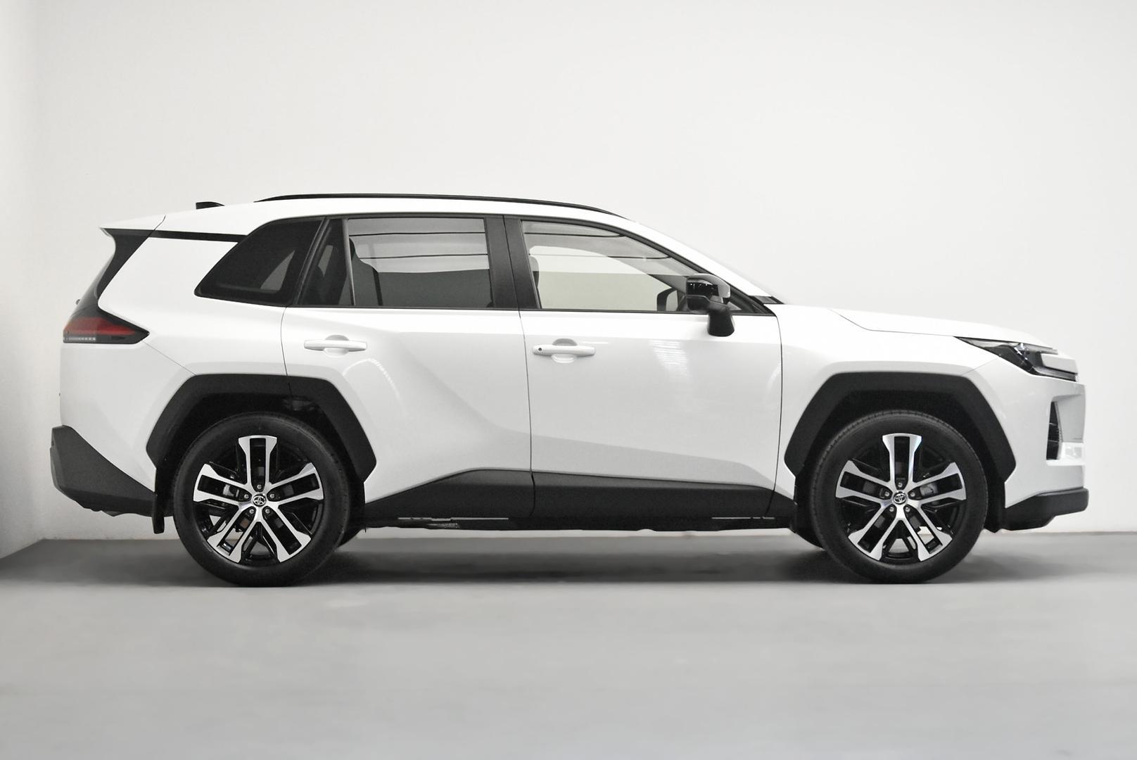 2026 Toyota RAV4 Cruiser 2WD in White