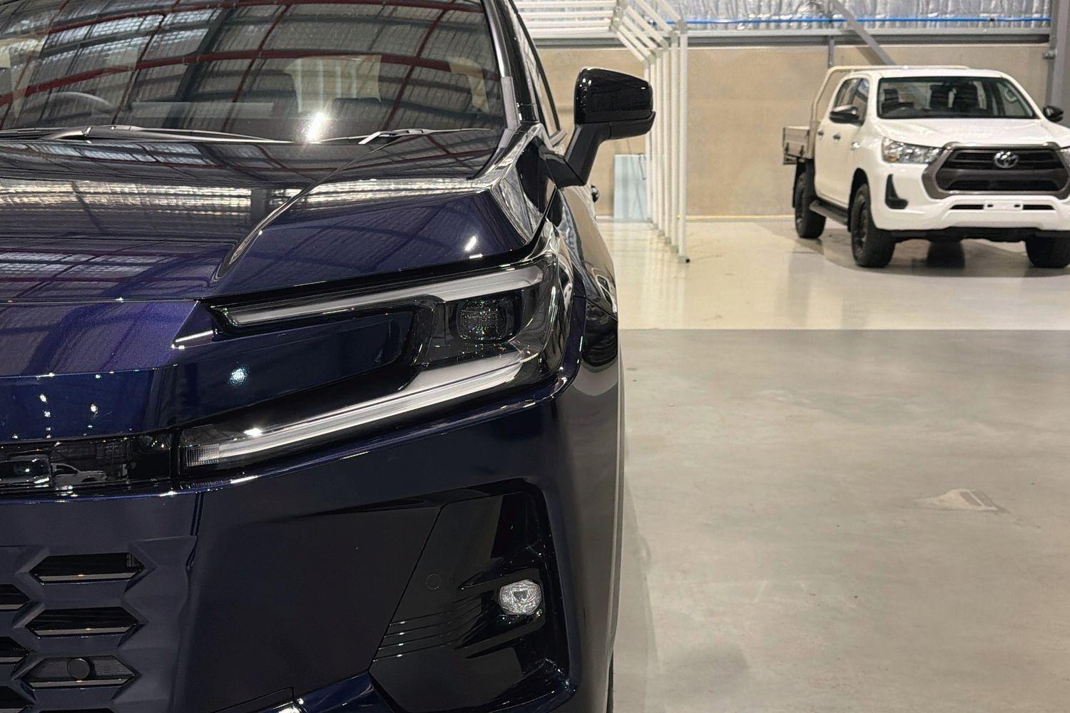 2026 Toyota RAV4 XSE (2WD) in Blue Two Tone