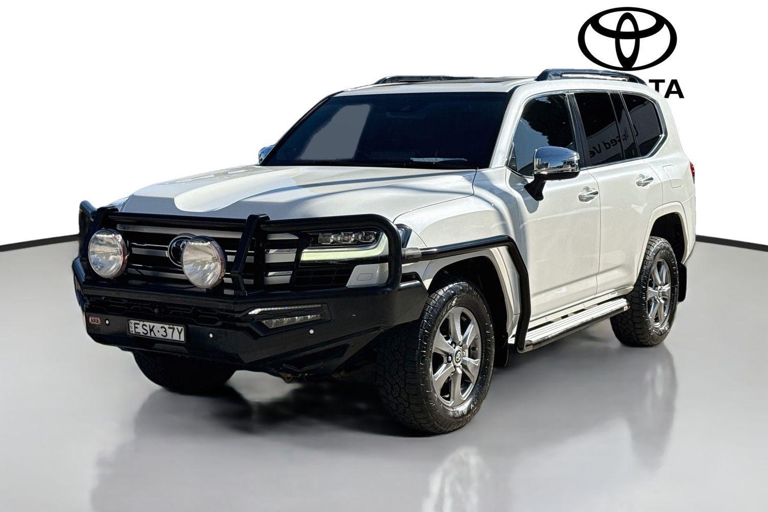 2022 Toyota Landcruiser Sahara in White