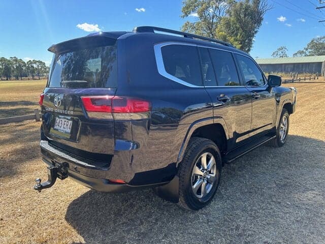 2022 Toyota Landcruiser VX in Blue