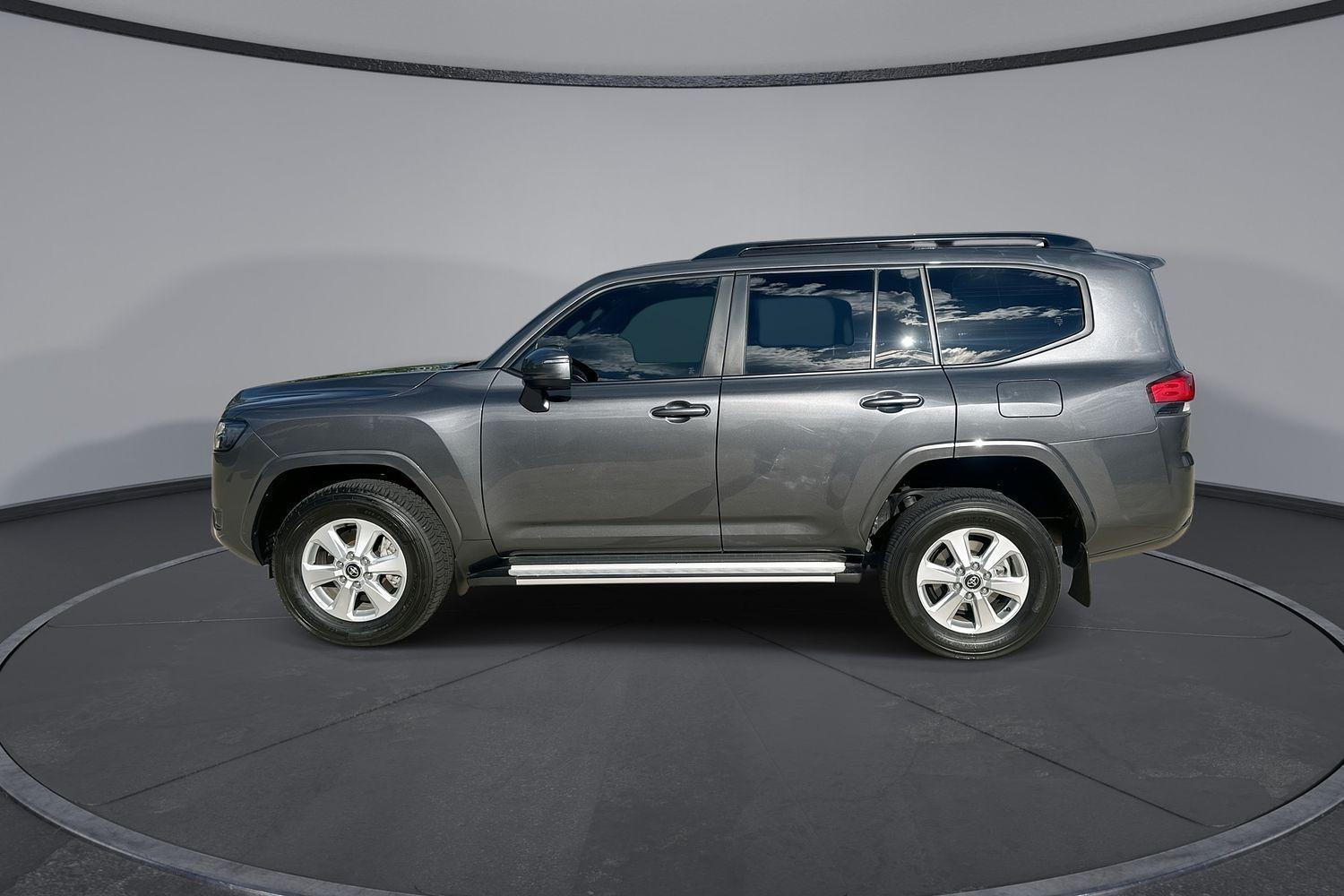 2022 Toyota Landcruiser 300 GXL in Silver