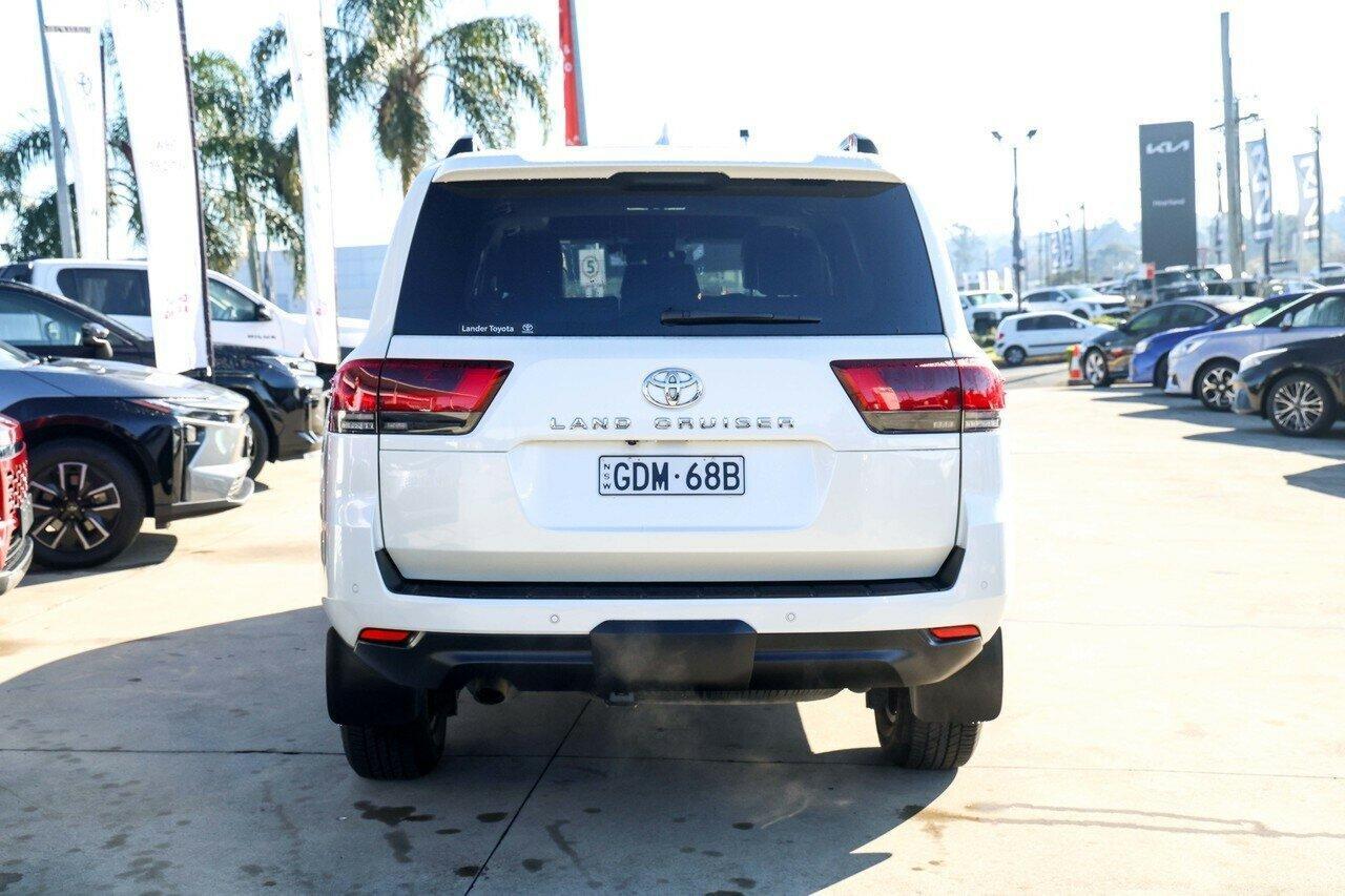 2023 Toyota Landcruiser VX in White