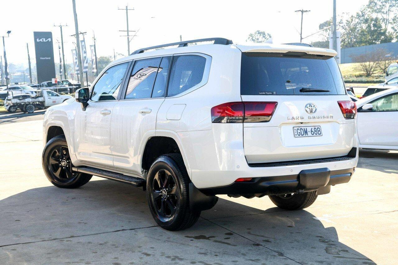 2023 Toyota Landcruiser VX in White