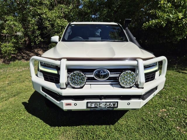 2023 Toyota Landcruiser VX in White