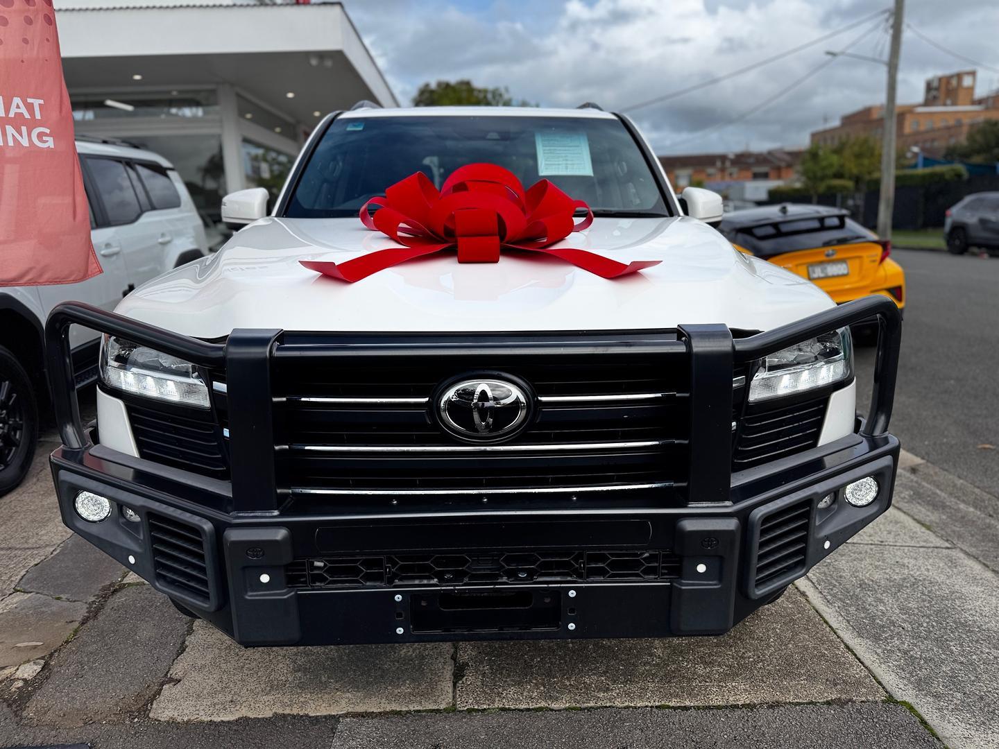 2024 Toyota Landcruiser GXL in White