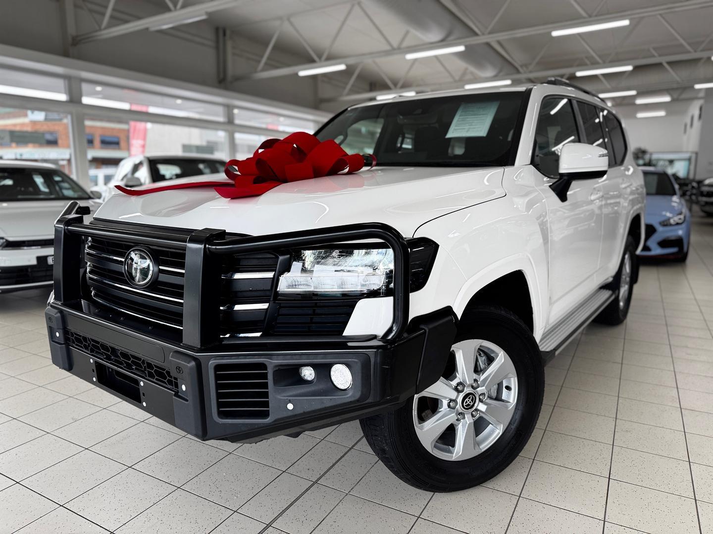 2024 Toyota Landcruiser GXL in White
