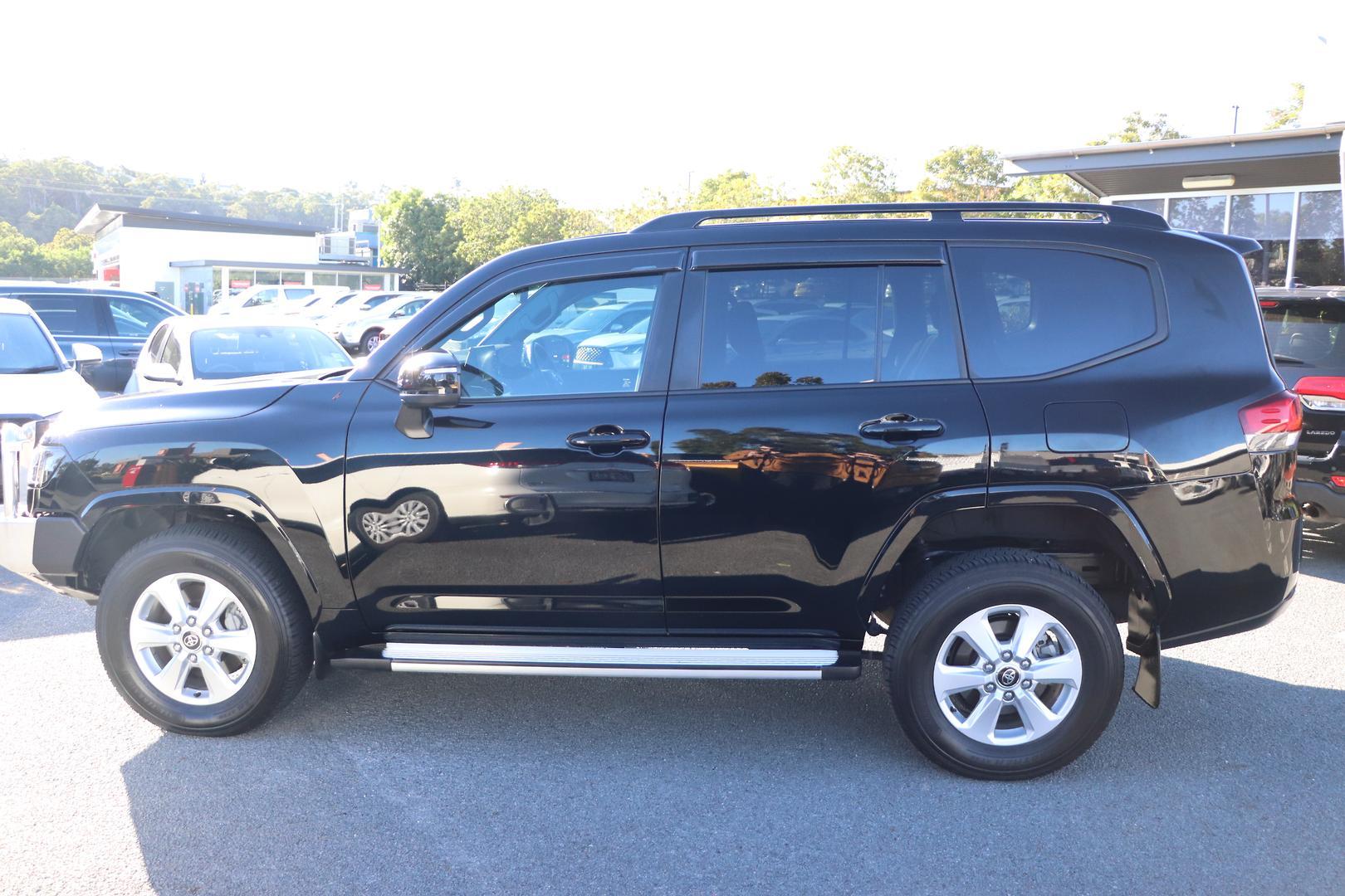 2024 Toyota Landcruiser GXL in Black