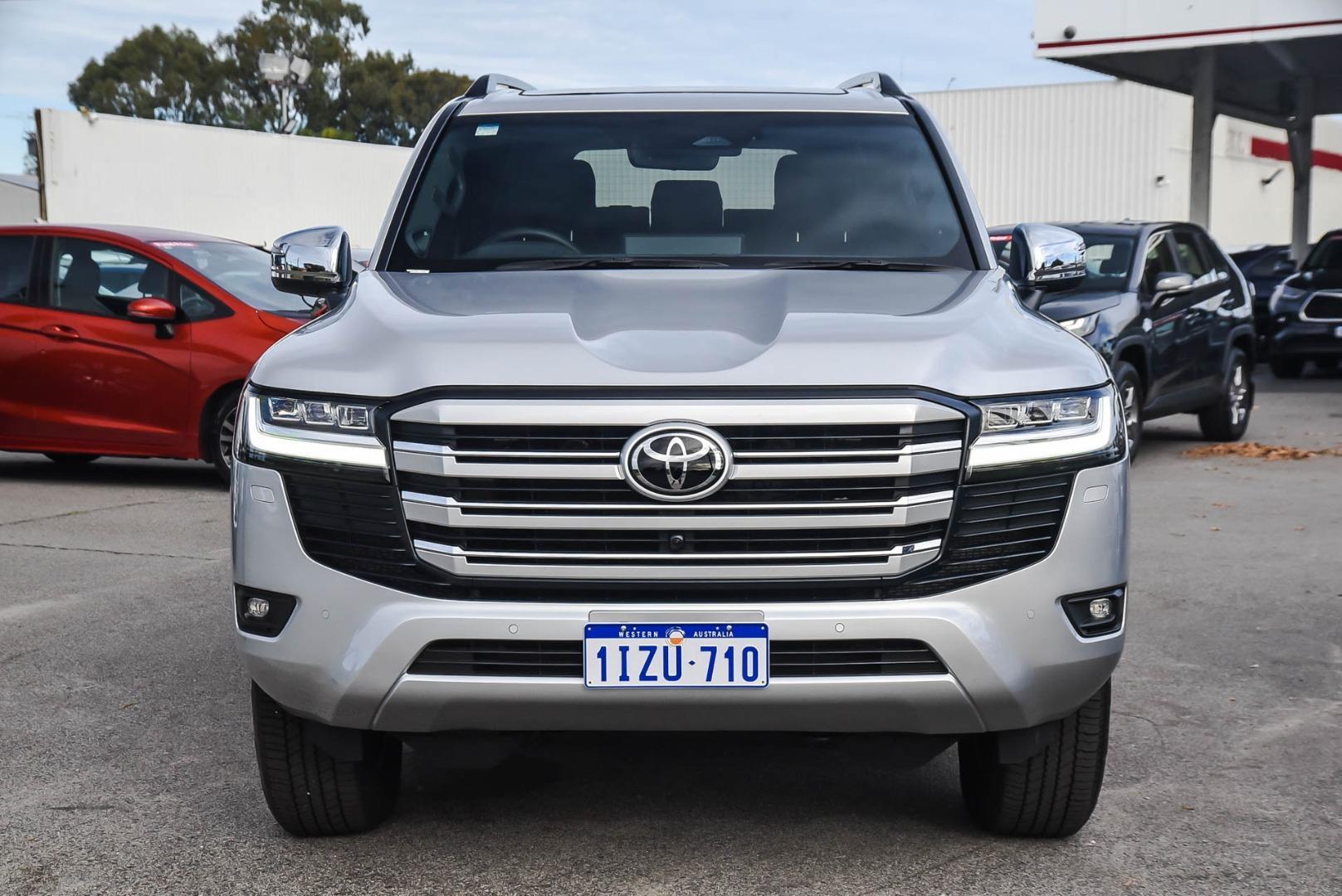 2025 Toyota Landcruiser Sahara in Silver