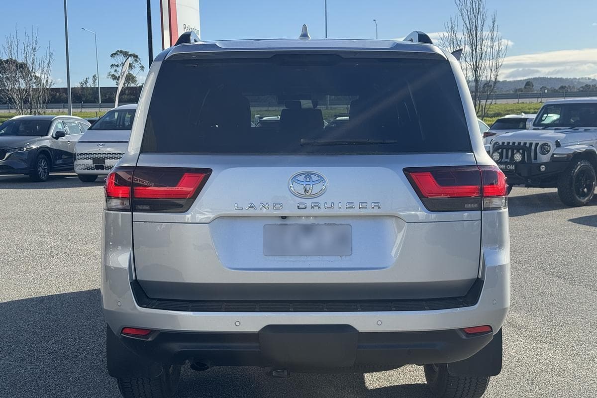 2026 Toyota Landcruiser GXL in Silver