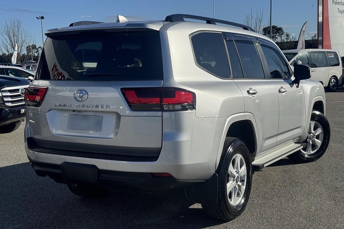 2026 Toyota Landcruiser GXL in Silver