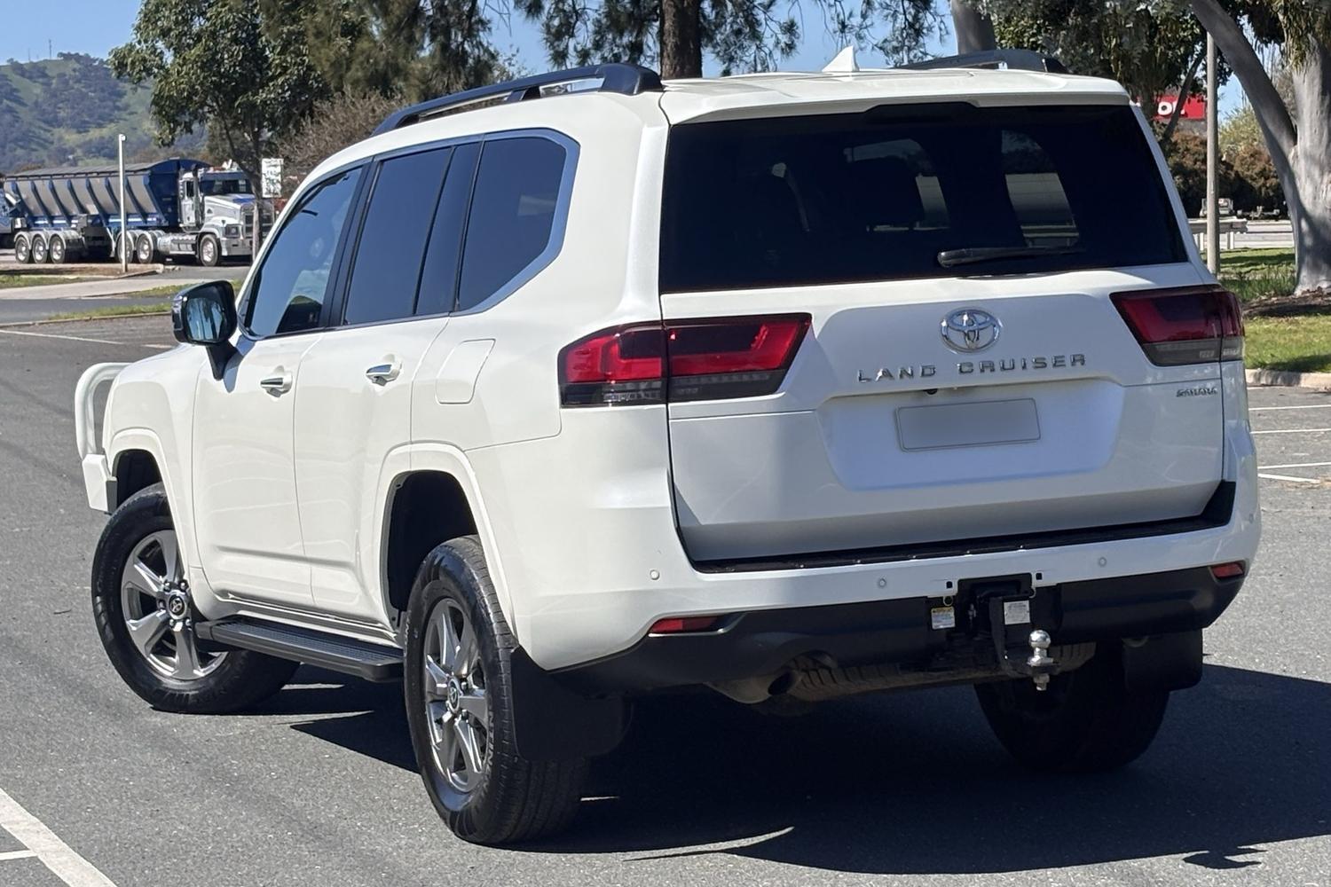 2022 Toyota Landcruiser Sahara in White