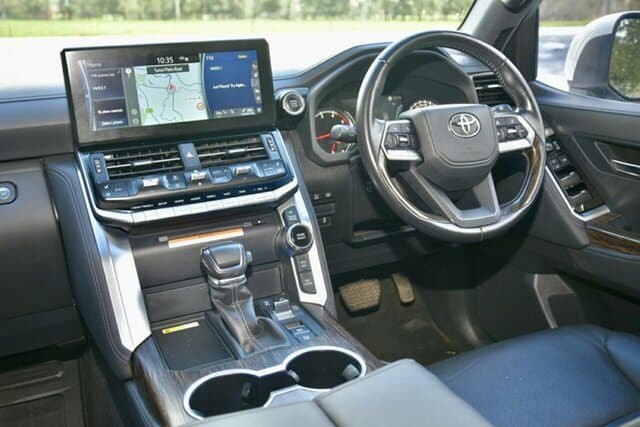 2022 Toyota Landcruiser VX in White