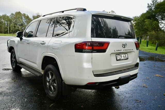 2022 Toyota Landcruiser VX in White
