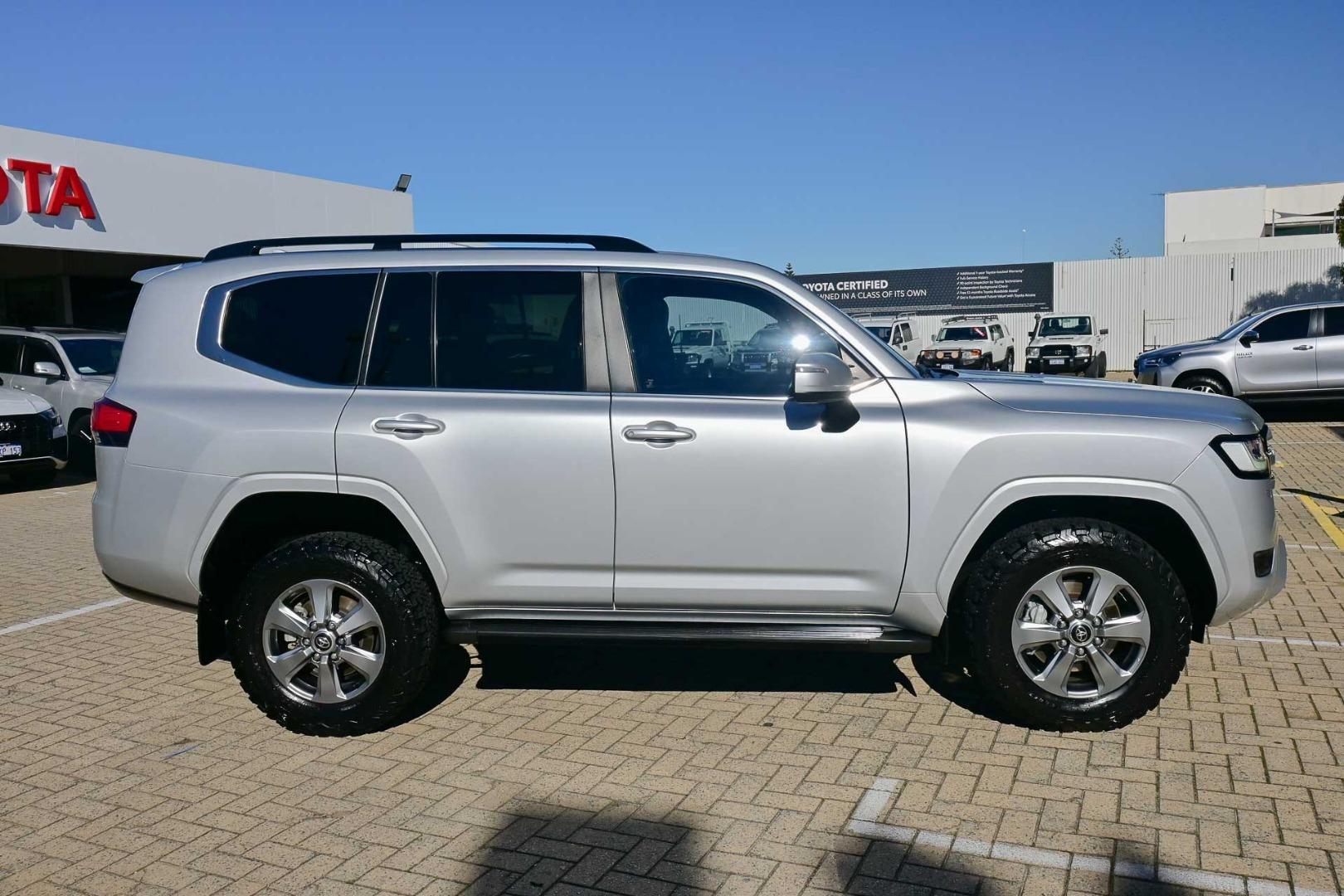 2022 Toyota Landcruiser VX in Silver
