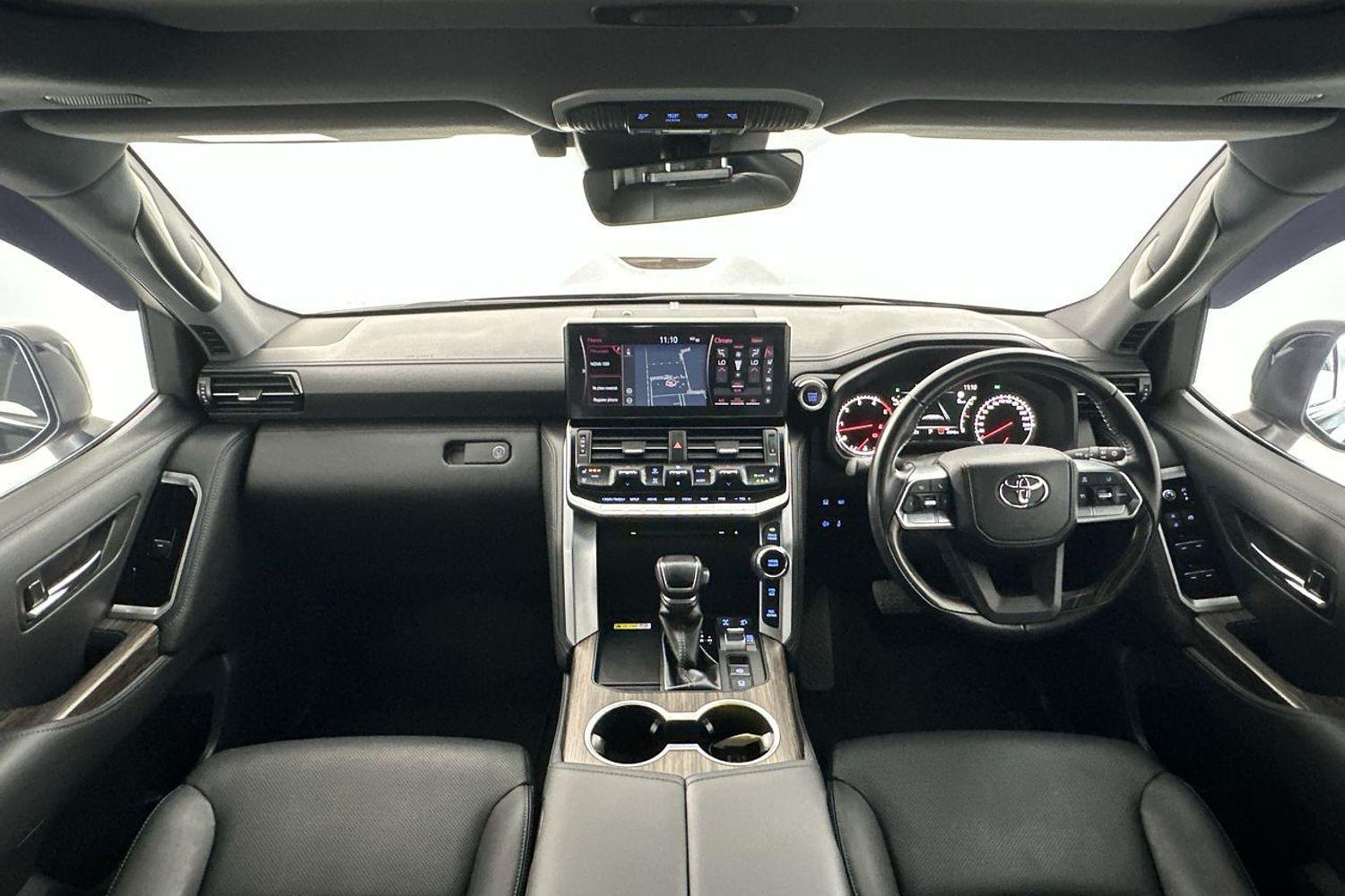 2022 Toyota Landcruiser VX in Black