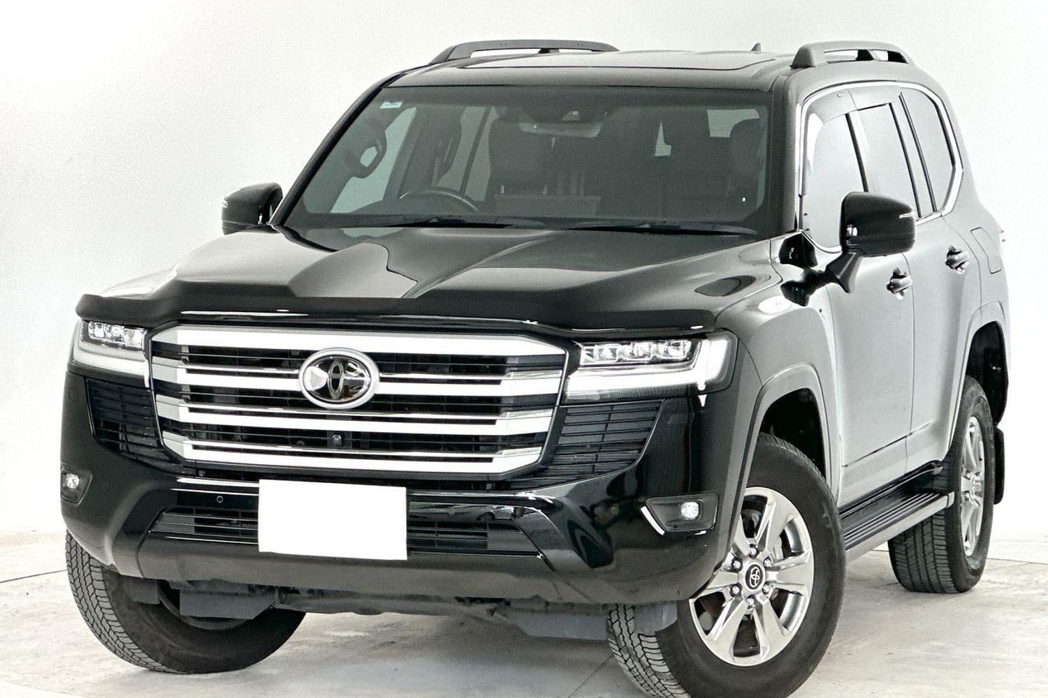 2022 Toyota Landcruiser VX in Black