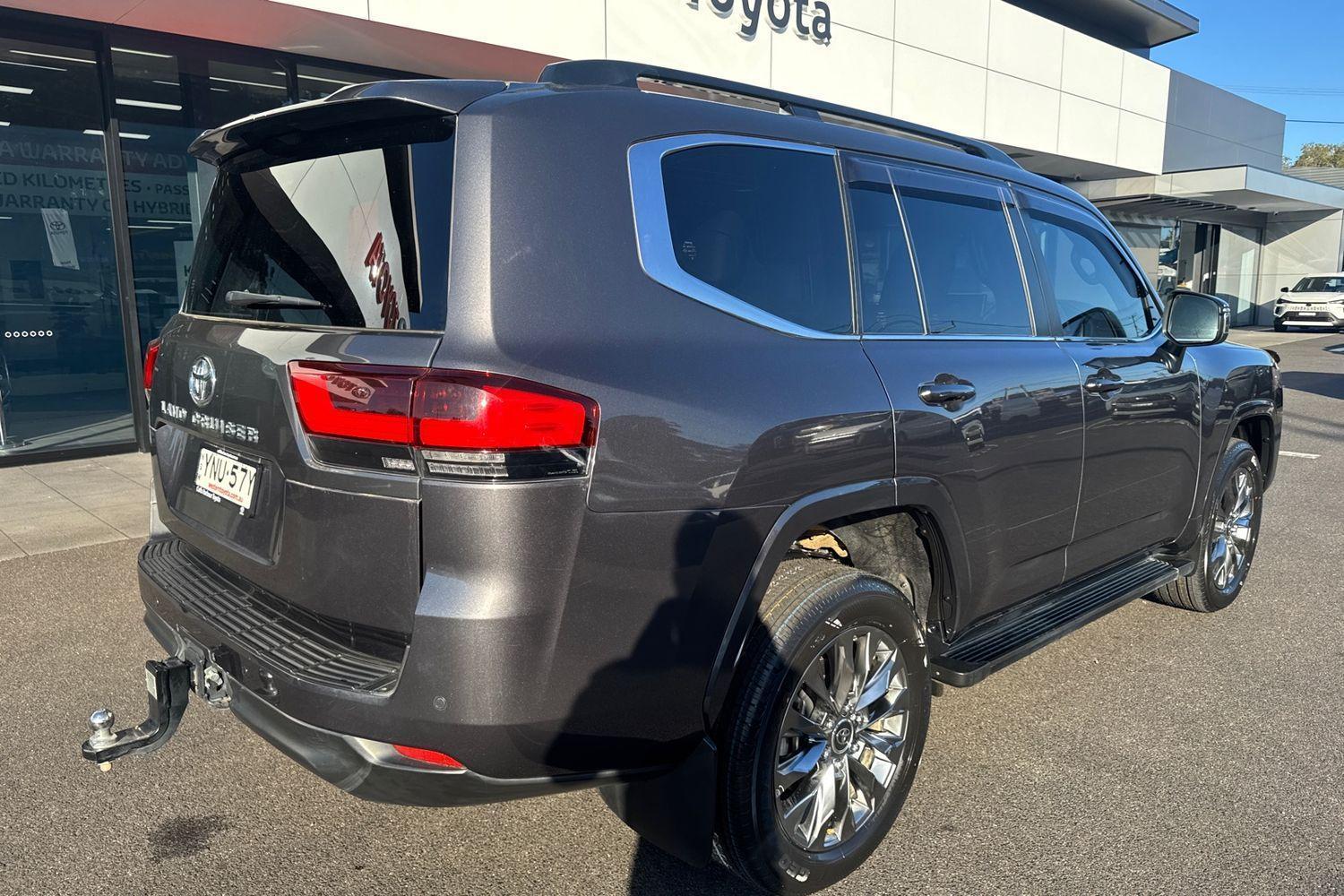 2023 Toyota Landcruiser VX in Silver