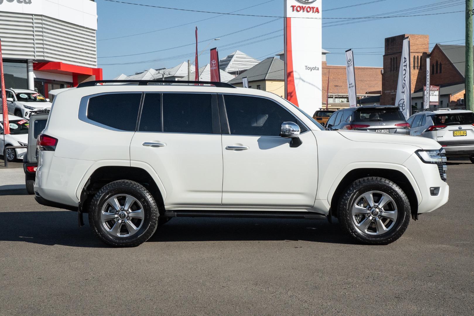 2024 Toyota Landcruiser Sahara in White