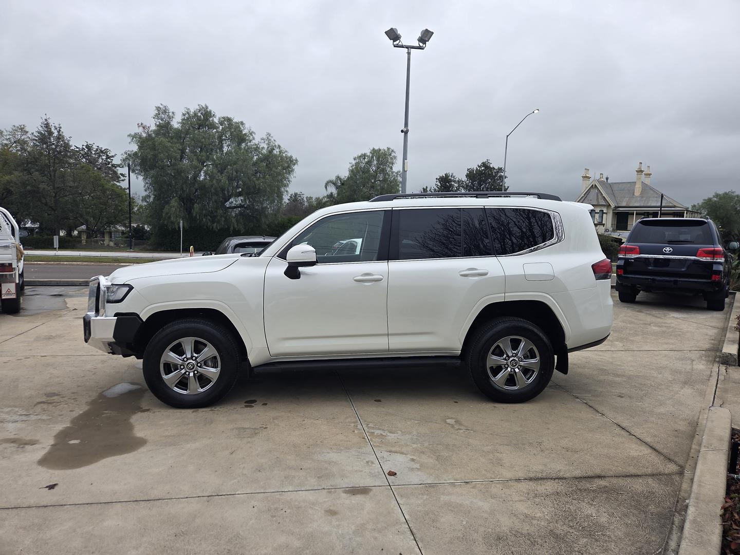 2024 Toyota Landcruiser 300 VX in White