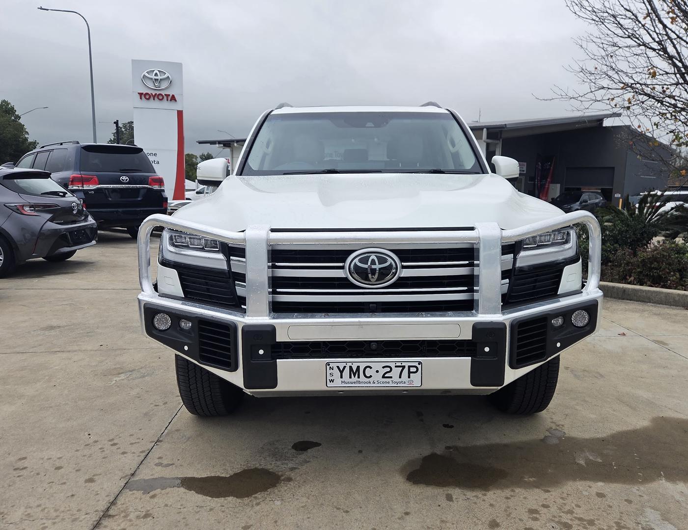 2024 Toyota Landcruiser 300 VX in White