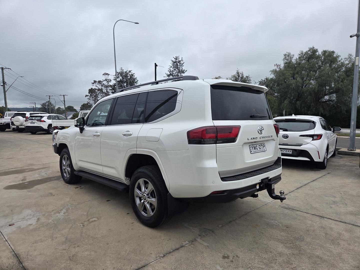 2024 Toyota Landcruiser 300 VX in White