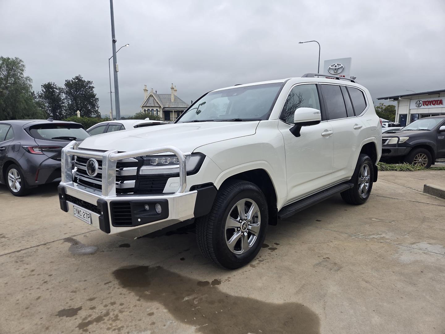 2024 Toyota Landcruiser 300 VX in White