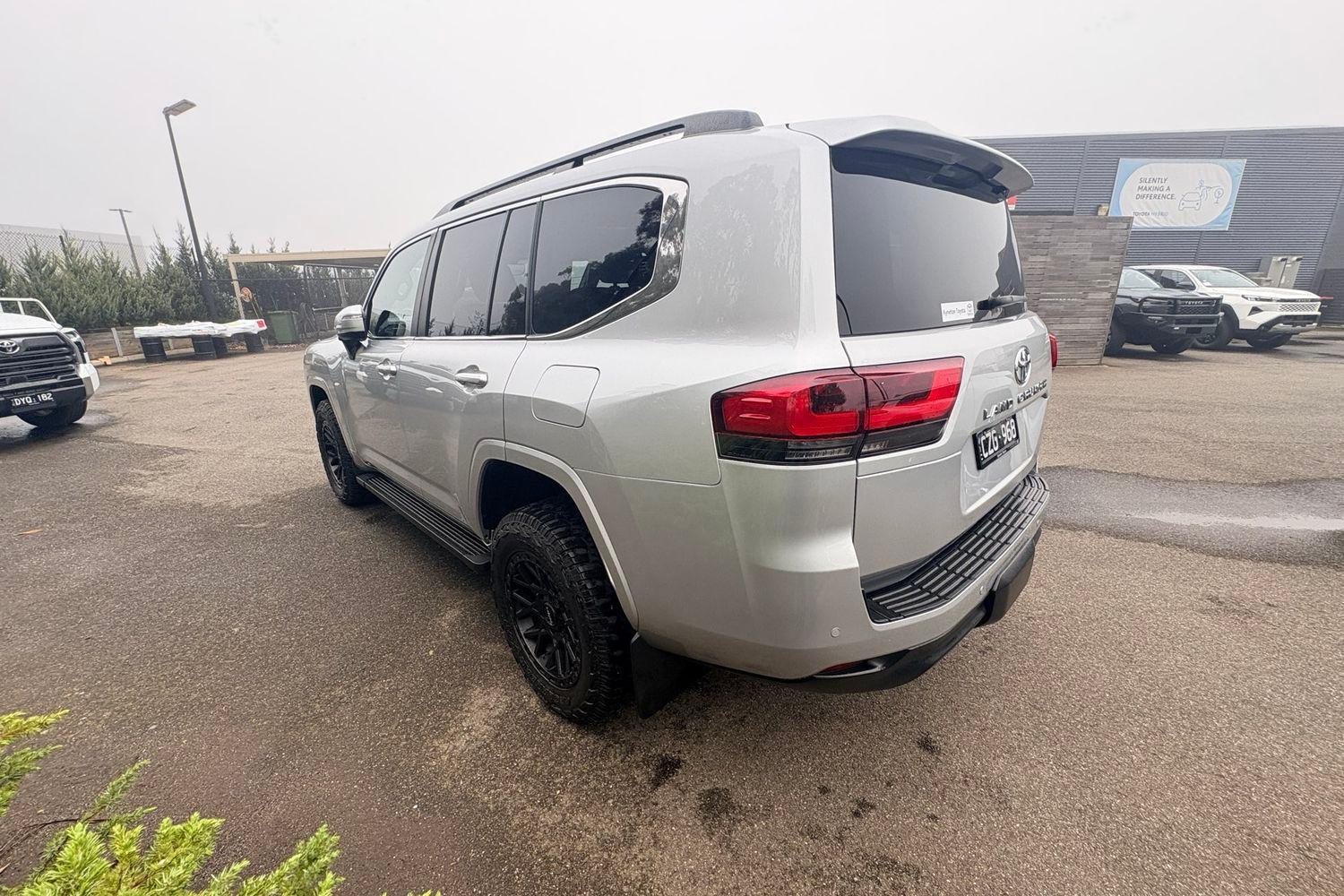 2024 Toyota Landcruiser VX in Silver