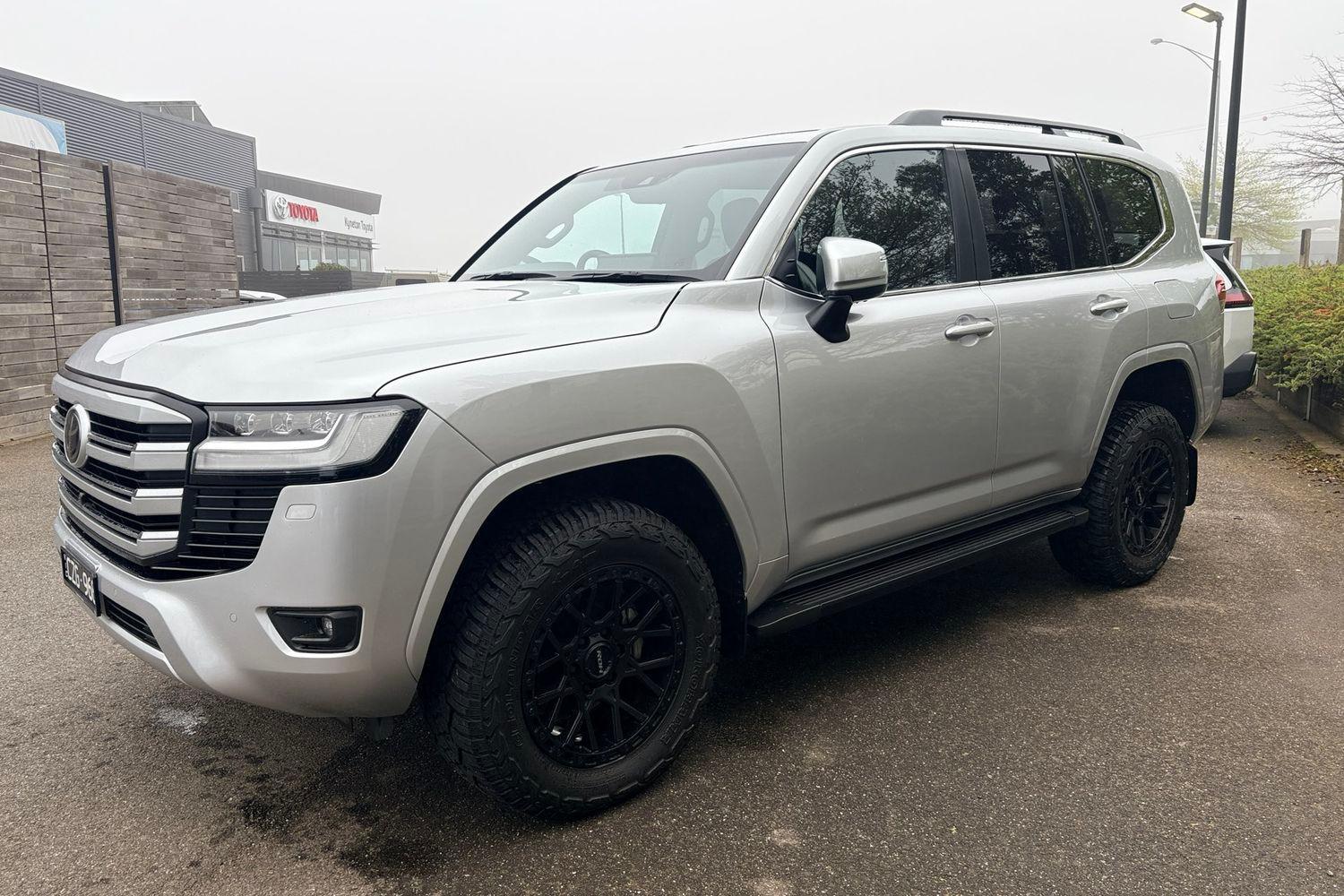 2024 Toyota Landcruiser VX in Silver