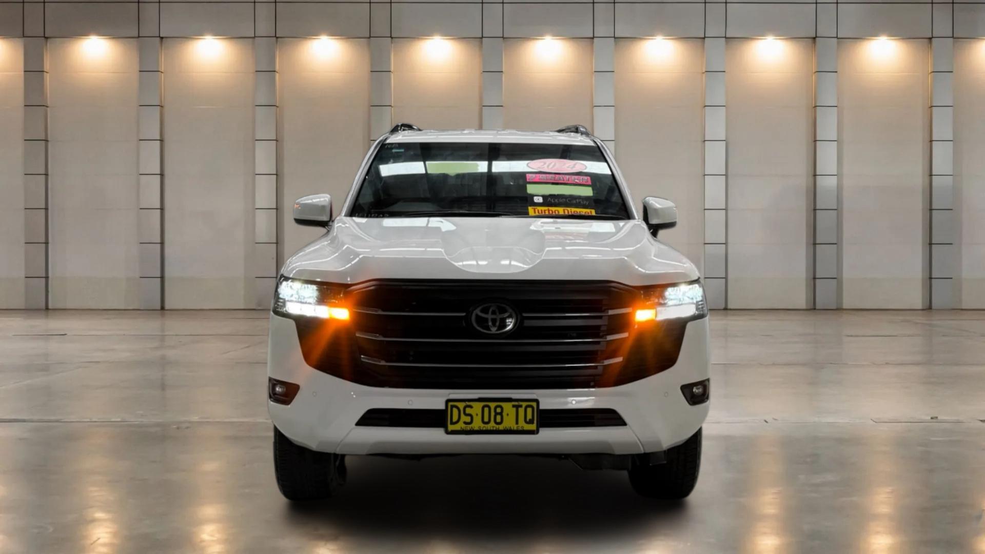 2024 Toyota Landcruiser GXL in White