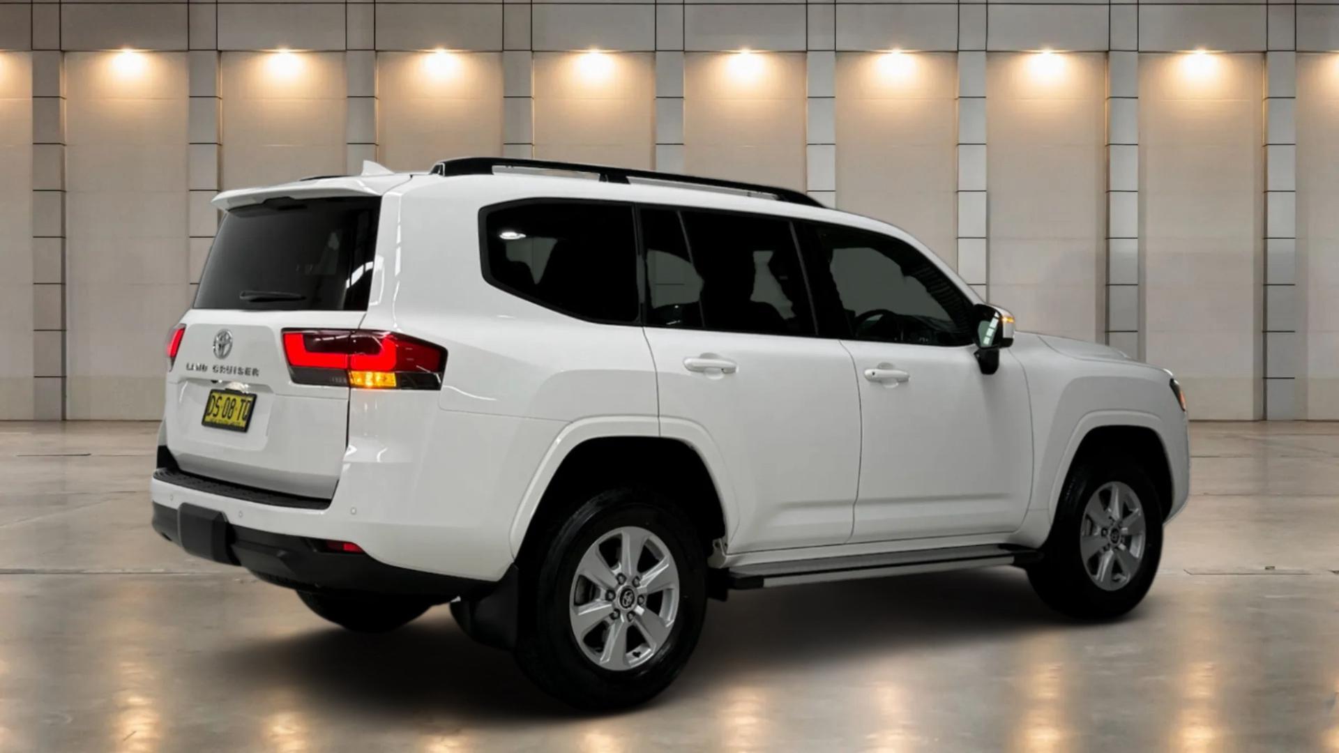 2024 Toyota Landcruiser GXL in White