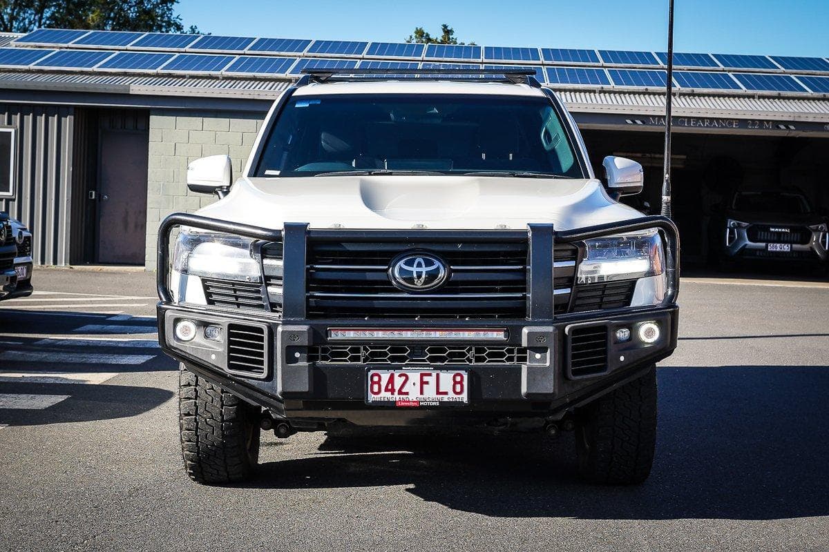 2021 Toyota Landcruiser 300 GXL in White