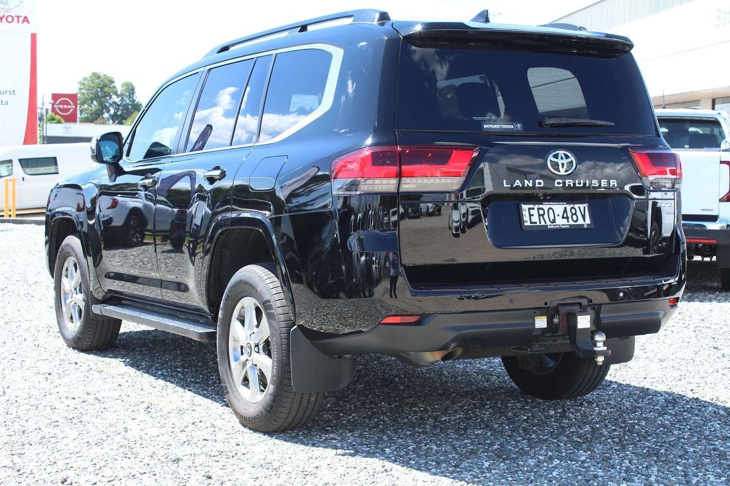 2022 Toyota Landcruiser Sahara in Black