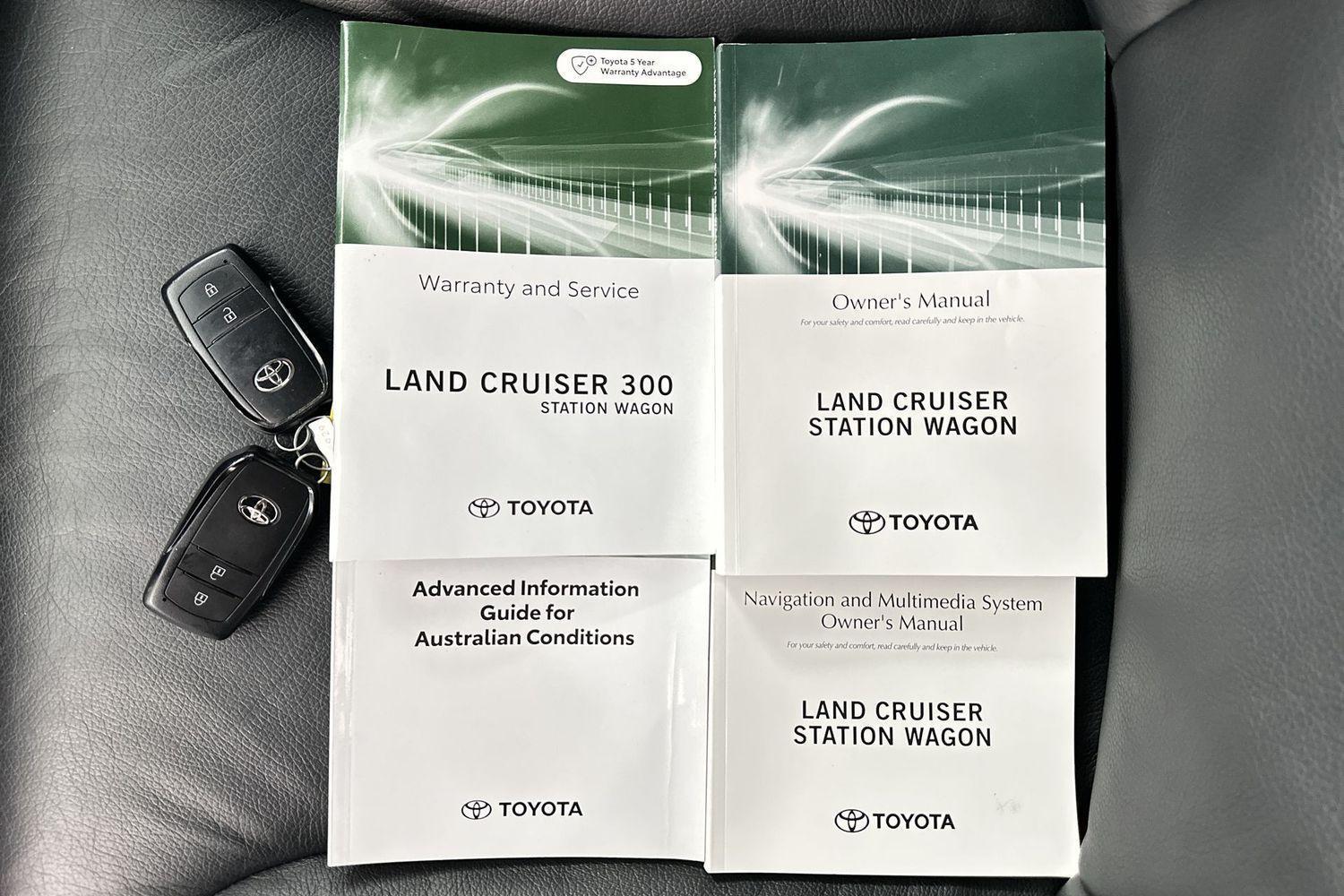 2022 Toyota Landcruiser GXL in Silver