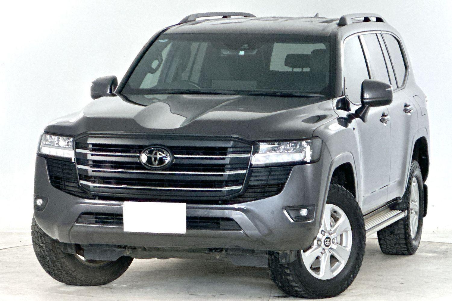 2022 Toyota Landcruiser GXL in Silver
