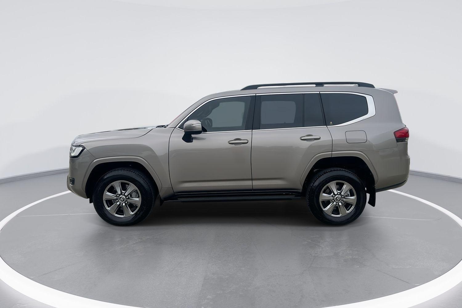 2022 Toyota Landcruiser VX in Bronze