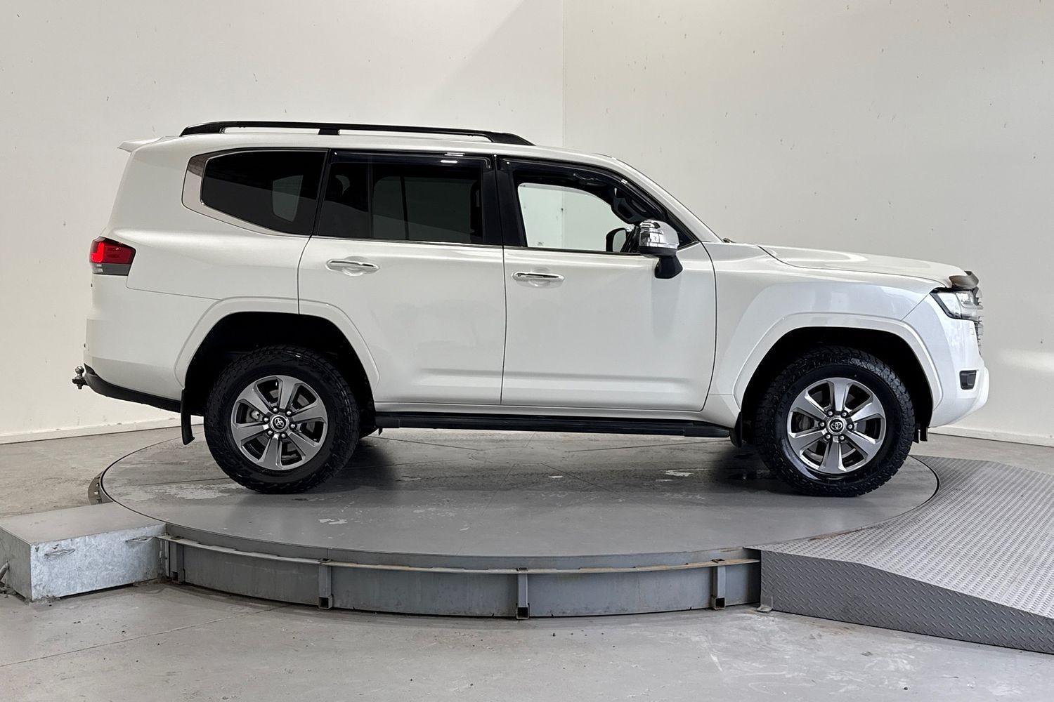 2022 Toyota Landcruiser Sahara in White