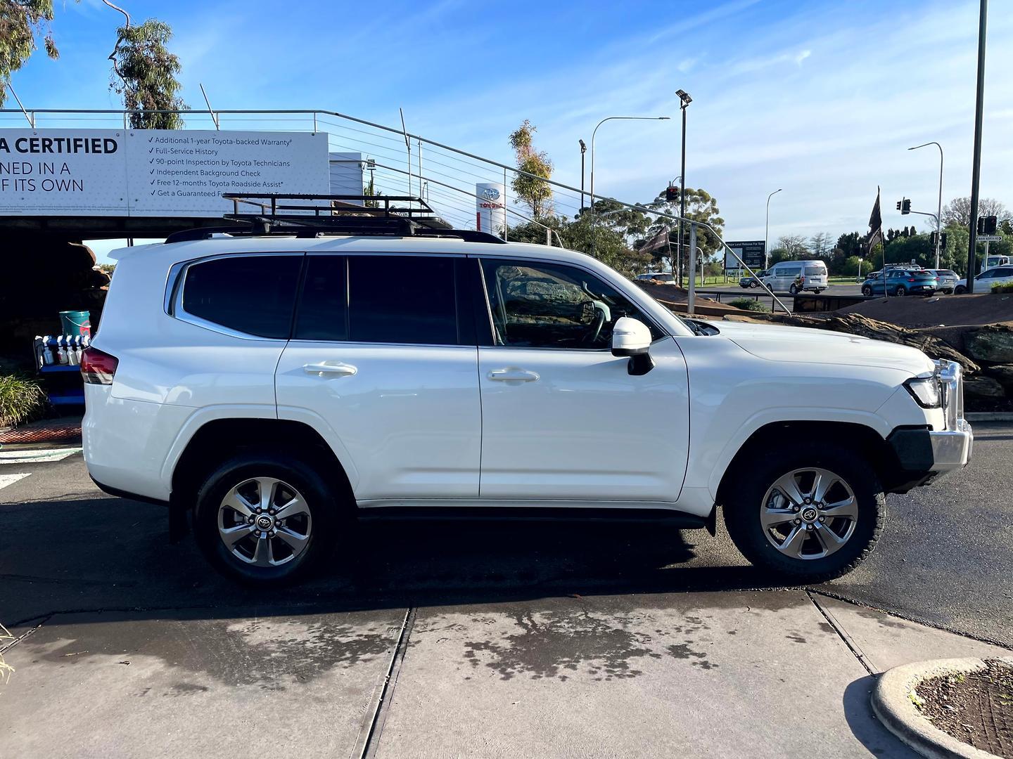 2022 Toyota Landcruiser VX in White