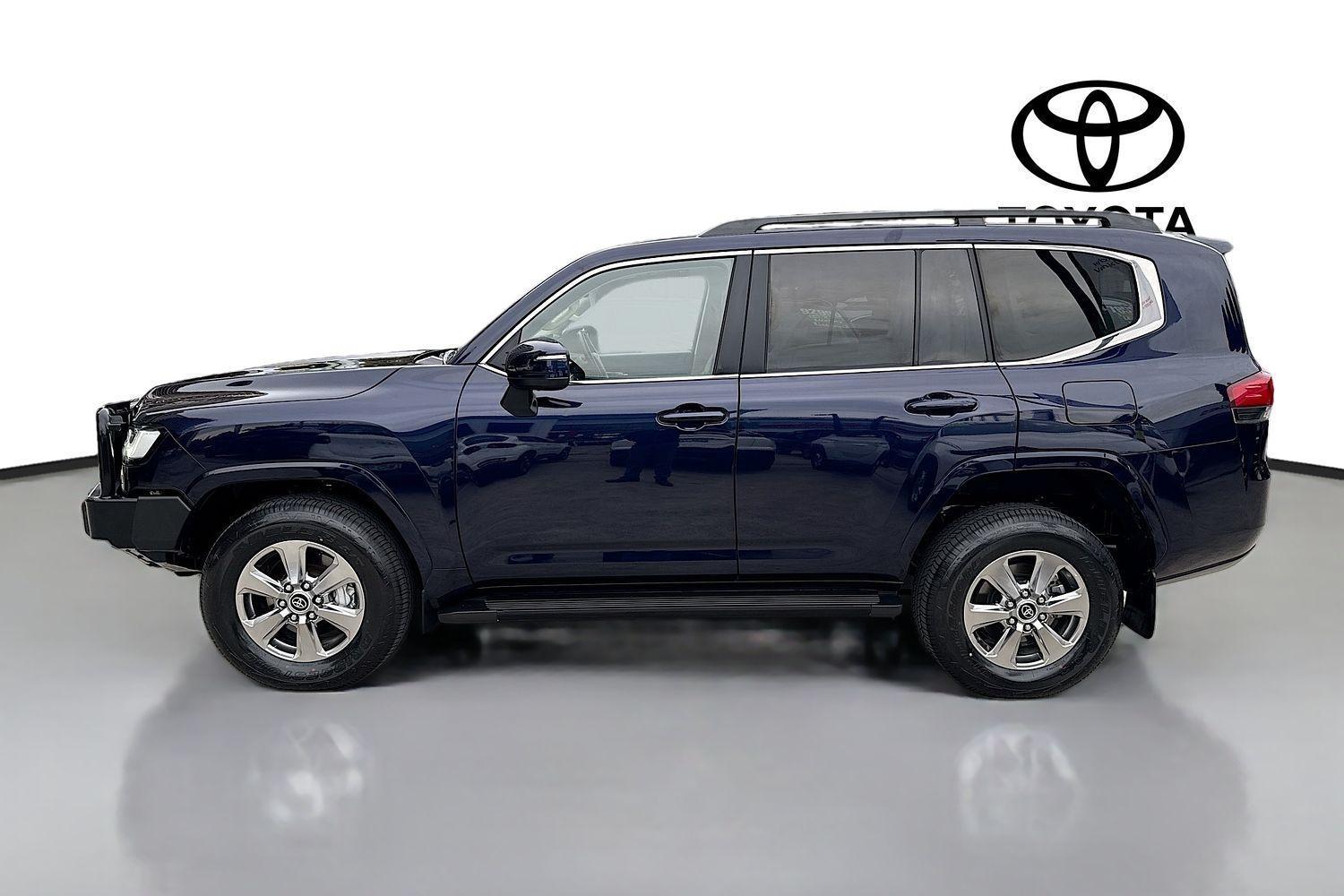 2022 Toyota Landcruiser VX in Blue